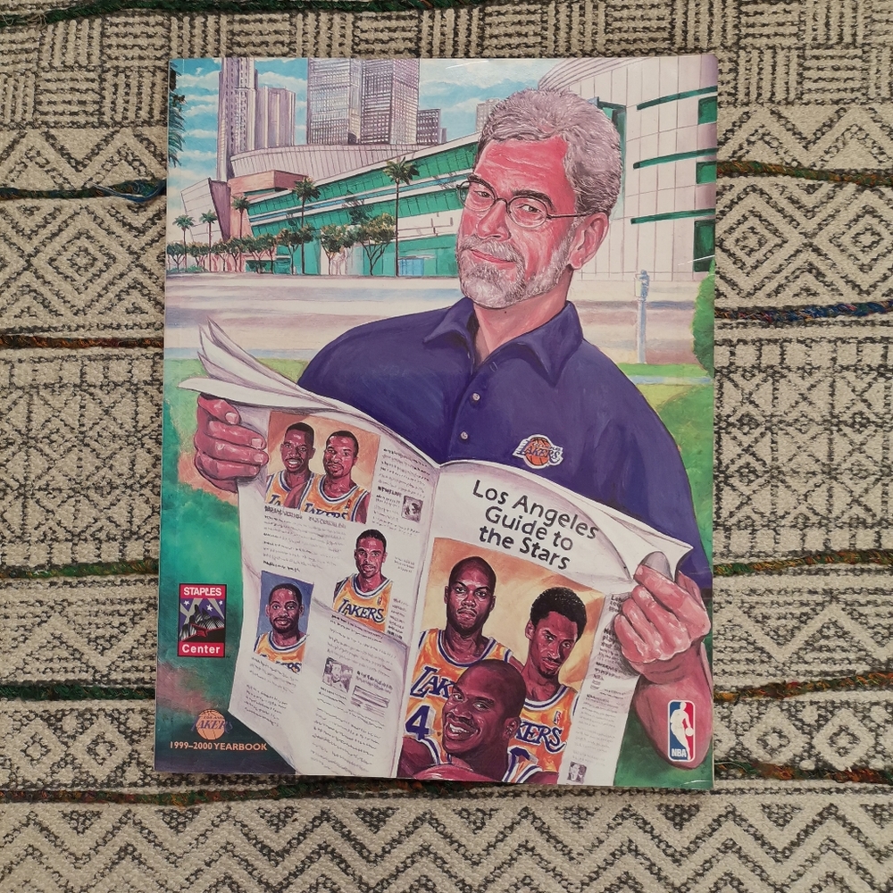 1999-2000 Los Angeles Lakers Yearbook - Phil Jackson, Kobe, Shaq, Etc.
